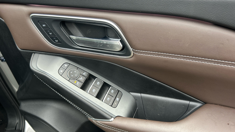 Nissan Qashqai 1.3 DiG-T MH Tekna 5dr Petrol Hatchback